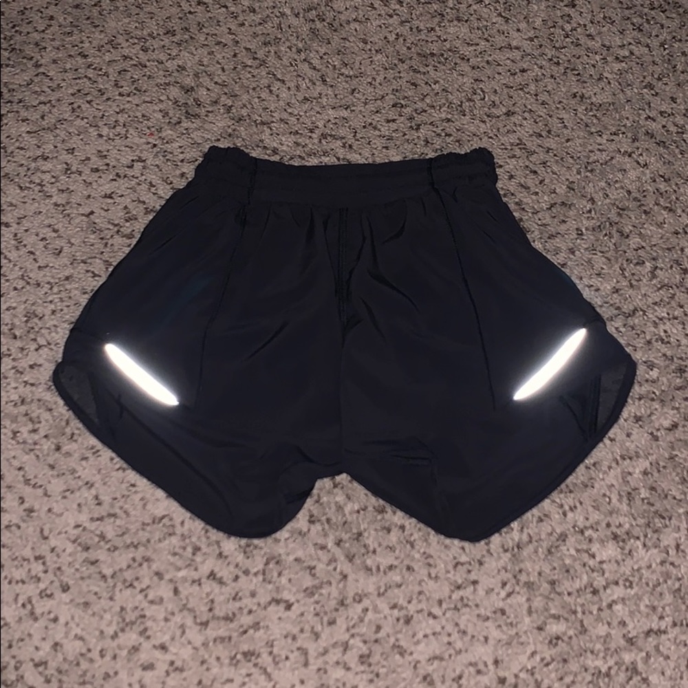 lululemon hotty hot short